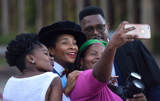 There were many special moments at the opening graduation of UCT’s bumper 14-ceremony season. Last night, 10 April, was the turn of humanities graduands in the first of five humanities ceremonies.