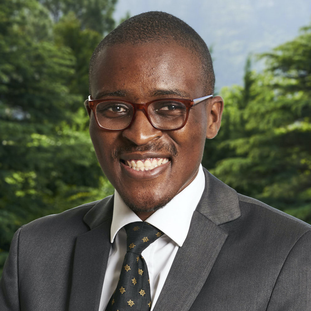 Arthur Muzofa